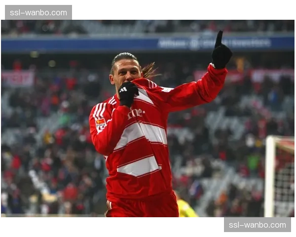 从重伤到绝杀：通讯记录曼联小将梅努的复出之夜